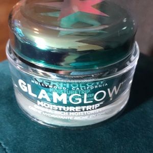 GlamGlow MoistureTrip